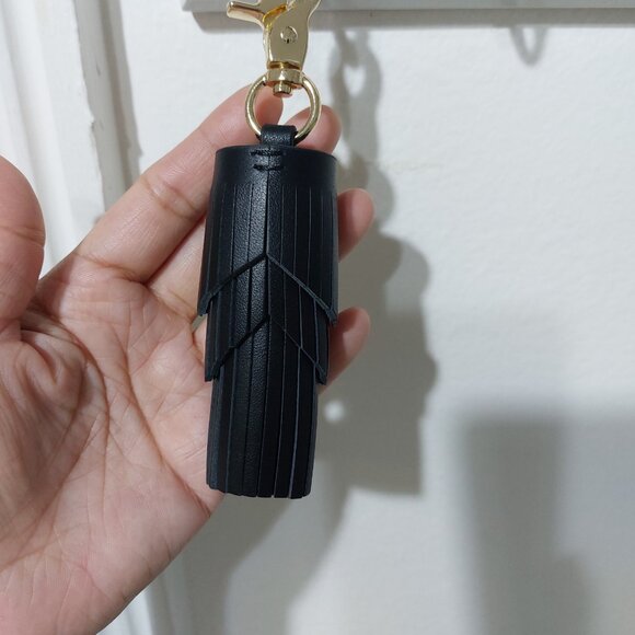 Spartina 449 Handbag Charm Black Gold Leather Tassel Keyring Charm - Picture 3 of 7